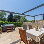 House Krnic 1 *