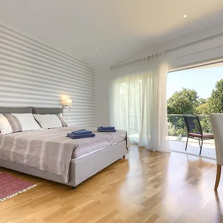 House Krnic 1 * Pelegrin