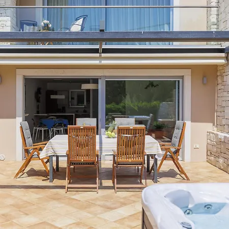 House Krnic 1 * Pelegrin