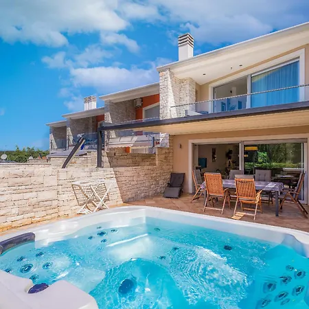 Holiday home House Krnic 1 *
