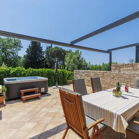 House Krnic 1 *